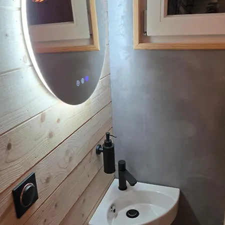 Tiny House Chez Lili 木屋