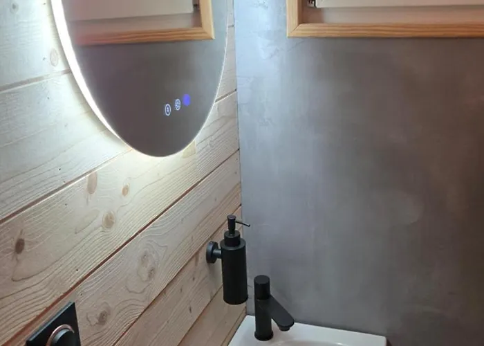 Tiny House Chez Lili בקתה